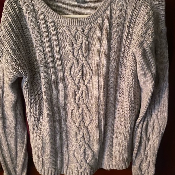Old Navy sweater Gray Ladies Sweater - Picture 4 of 6